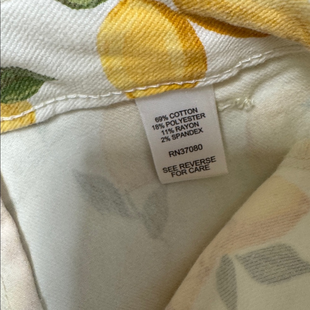 Versona lemon theme white flare jeans women’s size 14 - Picture 4 of 6